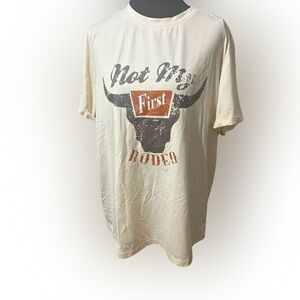 Emery Rose‎ Cream Graphic Western T-Shirt Size Xlg